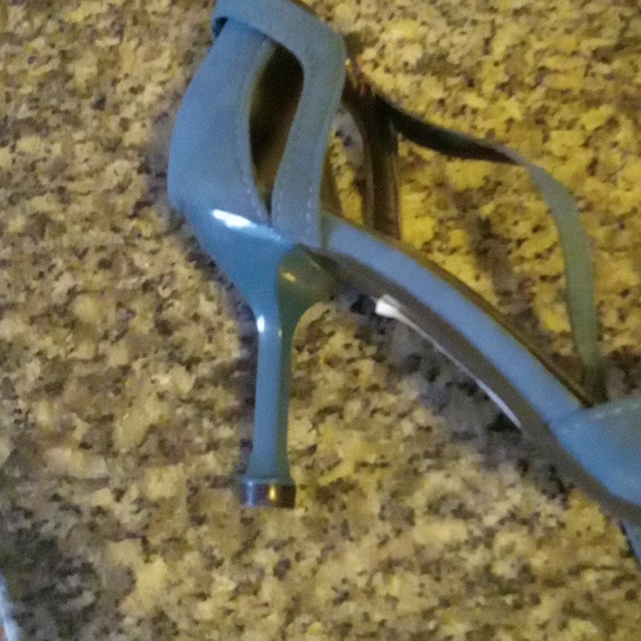 She & In heels - Picture 5 of 5